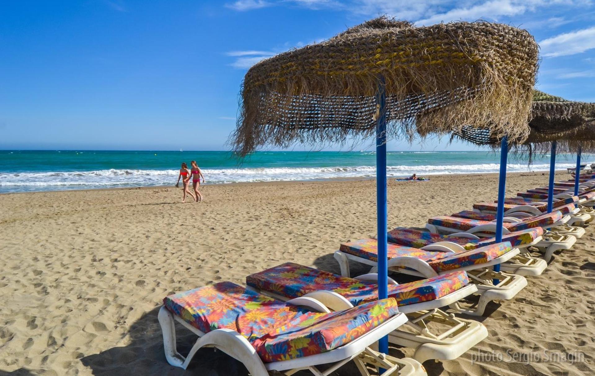 Apartamentos Los Cisnes - 2º Linea De Playa - Perfecta Ubicacion Benalmádena Dış mekan fotoğraf