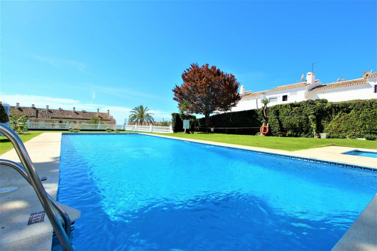 Apartamentos Los Cisnes - 2º Linea De Playa - Perfecta Ubicacion Benalmádena Dış mekan fotoğraf